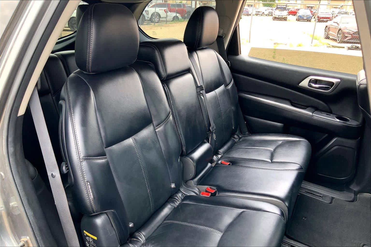 Used 2019 Nissan Pathfinder SL AWD/4WD image 20