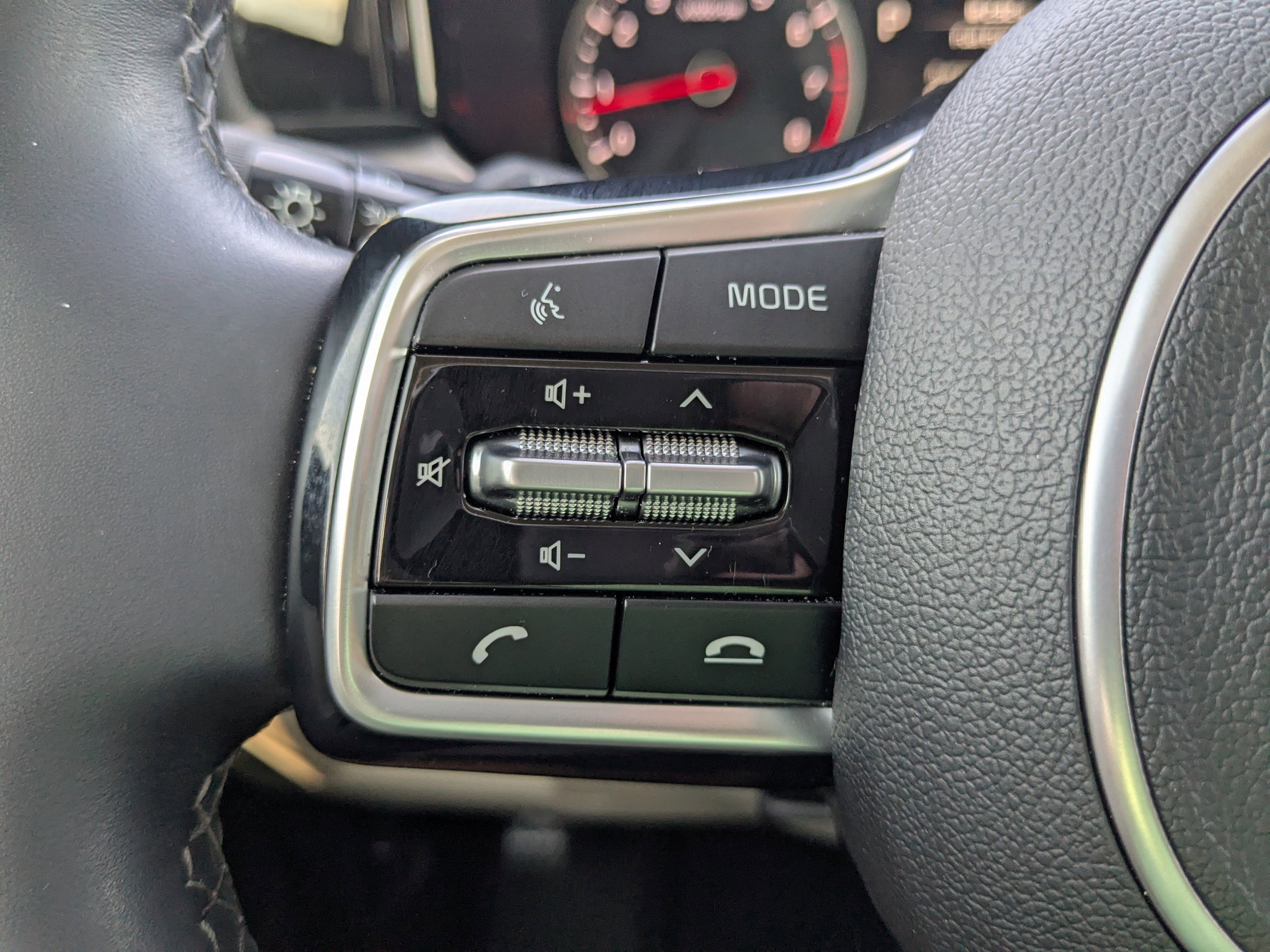 Used 2023 Kia Sorento S image 29