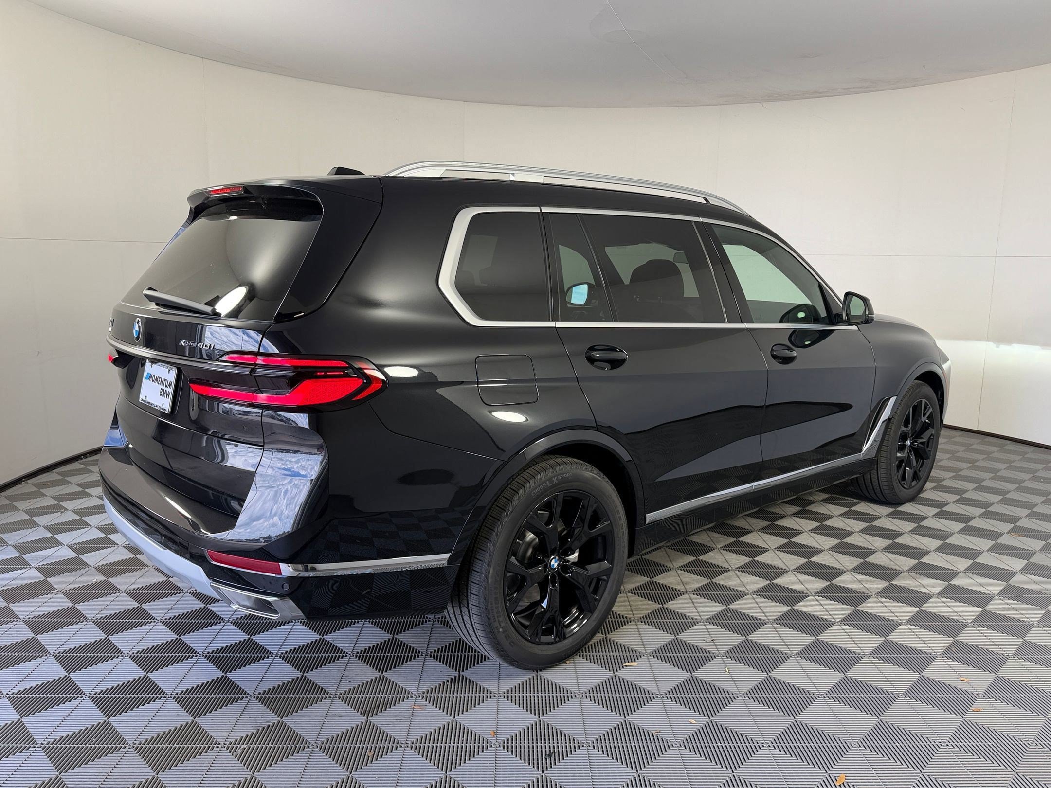 Used 2027 BMW X7 xDrive40i w/ Premium Package AWD/4WD image 9