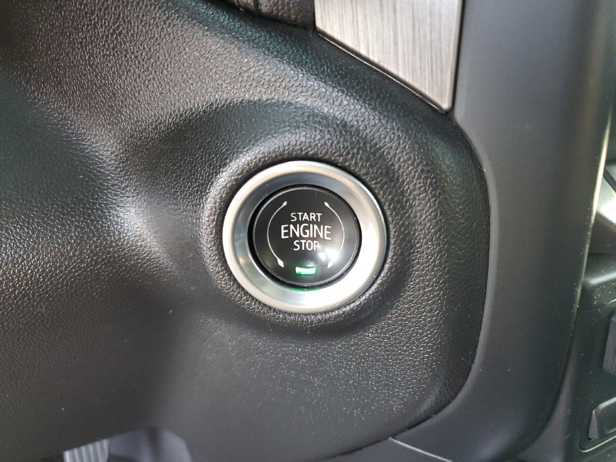 Used 2020 GMC Sierra 3500 Denali w/ Denali Ultimate Package AWD/4WD image 26