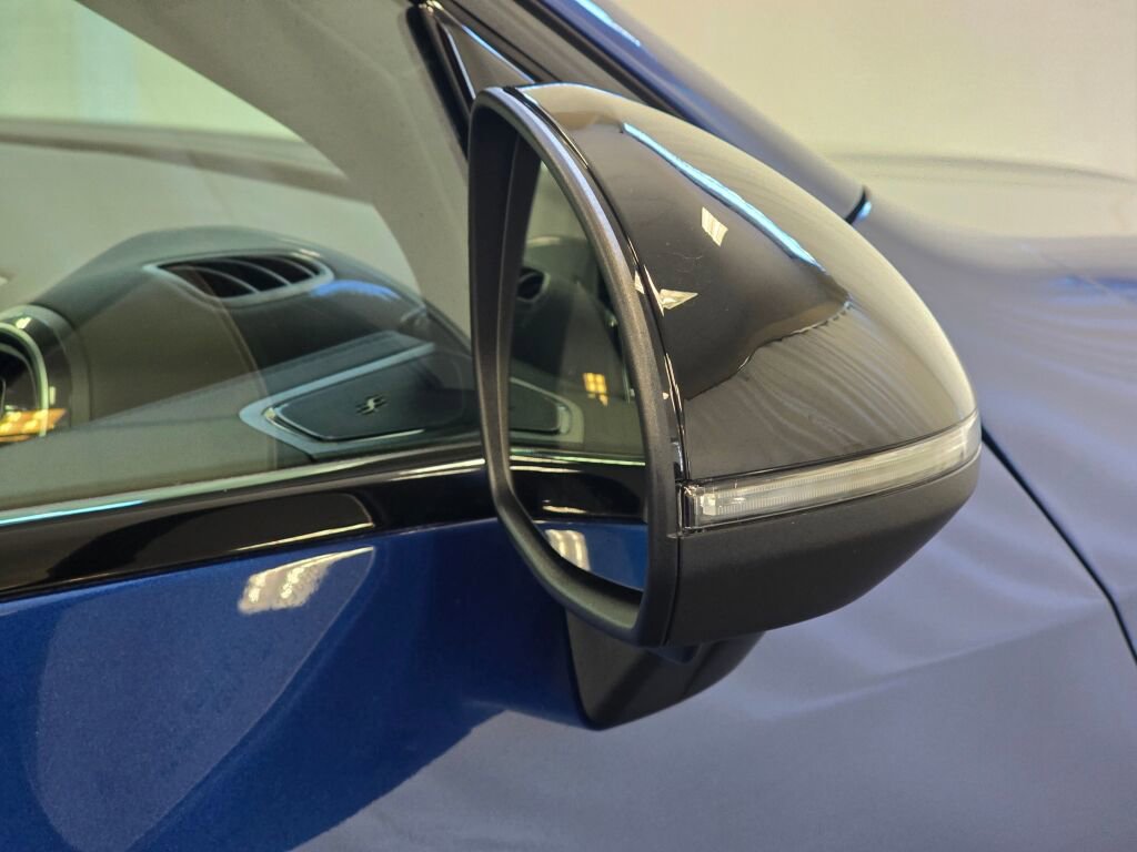 Used 2024 Mercedes-Benz GLC 300 4MATIC image 27