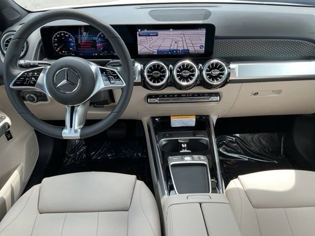 New 2025 Mercedes-Benz GLB 250 image 4