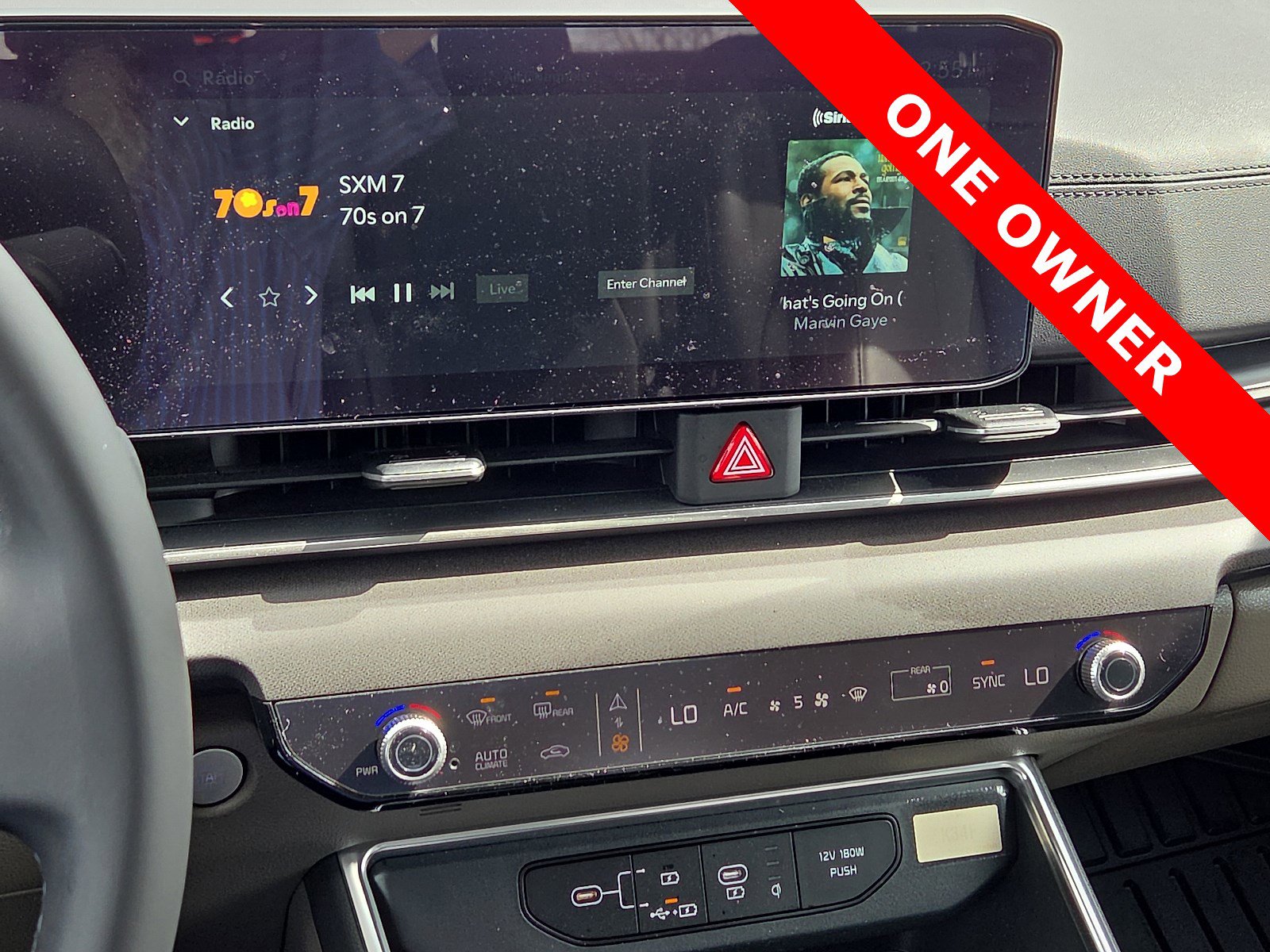 Used 2025 Kia Carnival EX image 18