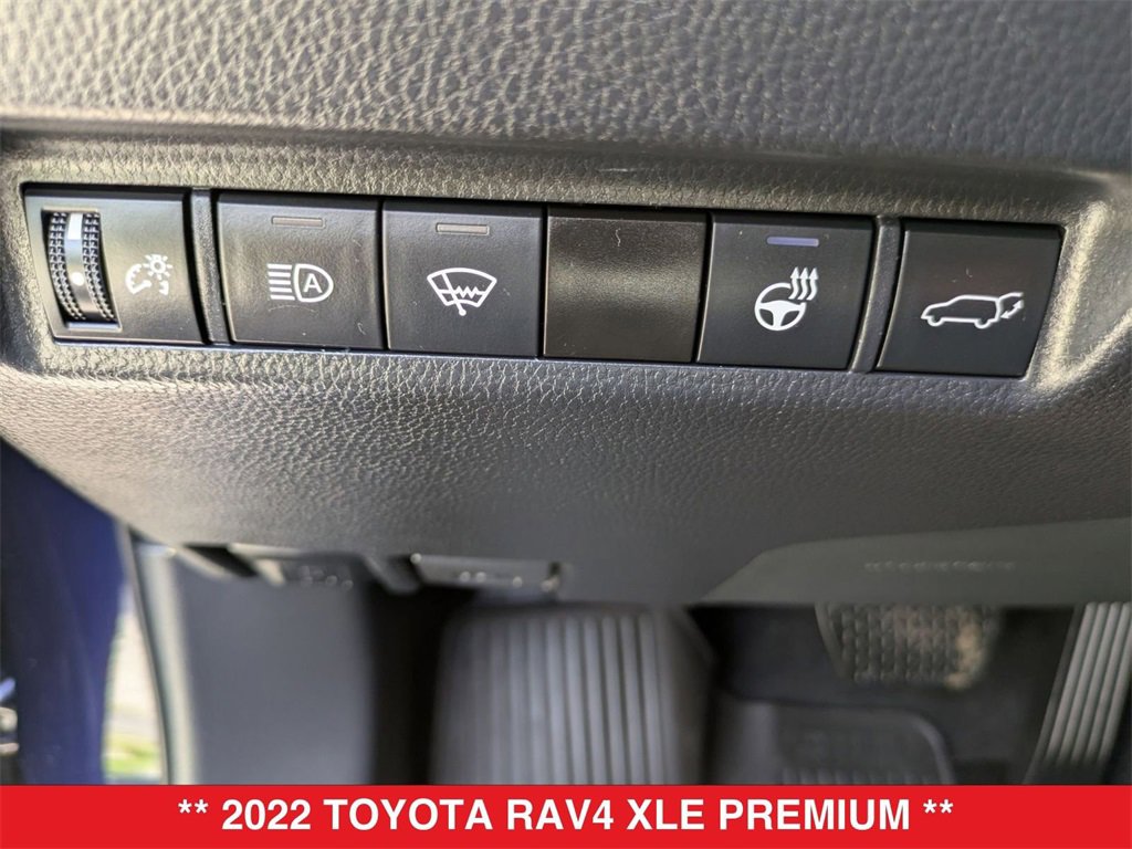 Used 2022 Toyota RAV4 XLE Premium image 70