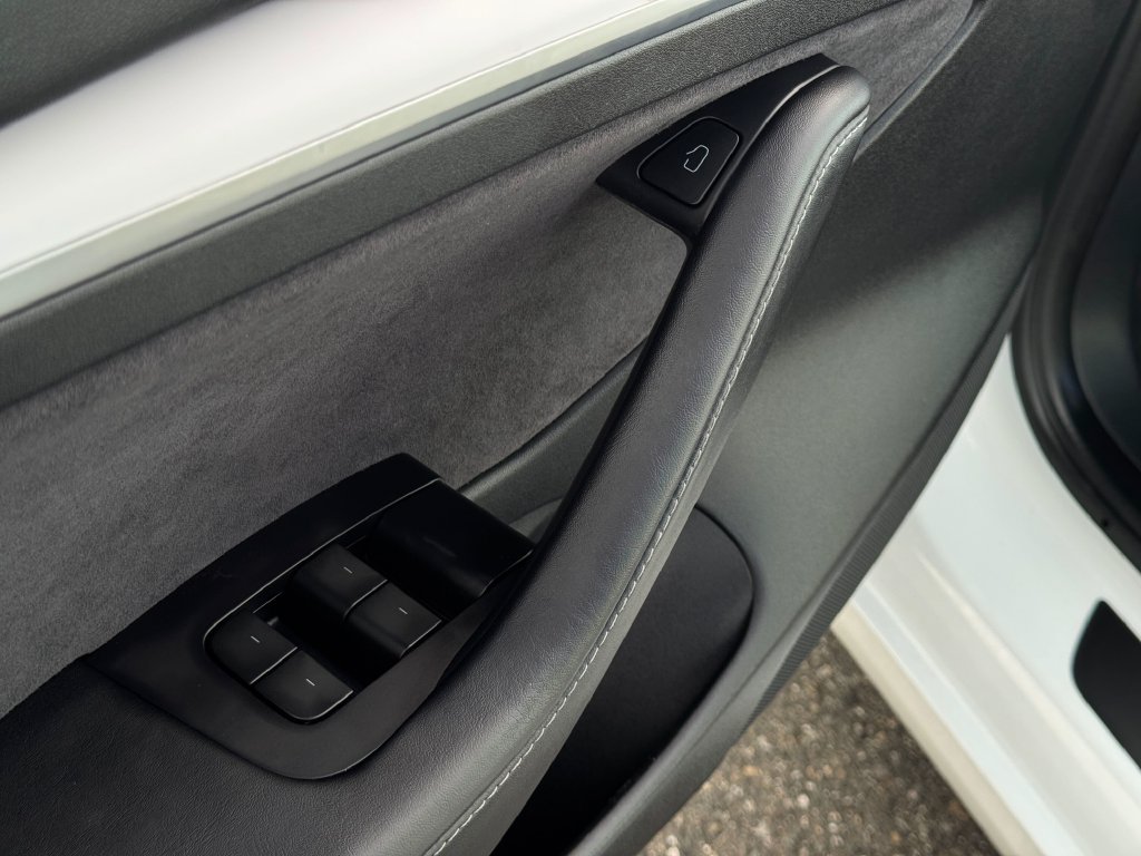 Used 2021 Tesla Model 3 Standard Range Plus RWD image 8