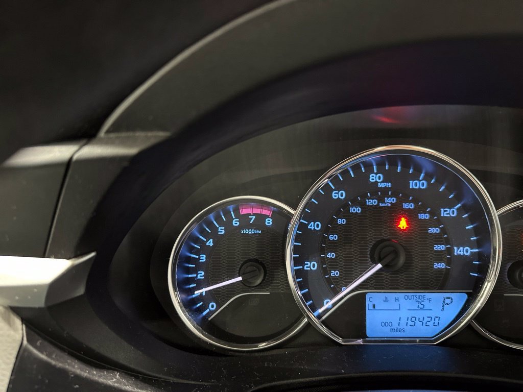 Used 2014 Toyota Corolla LE FWD image 10