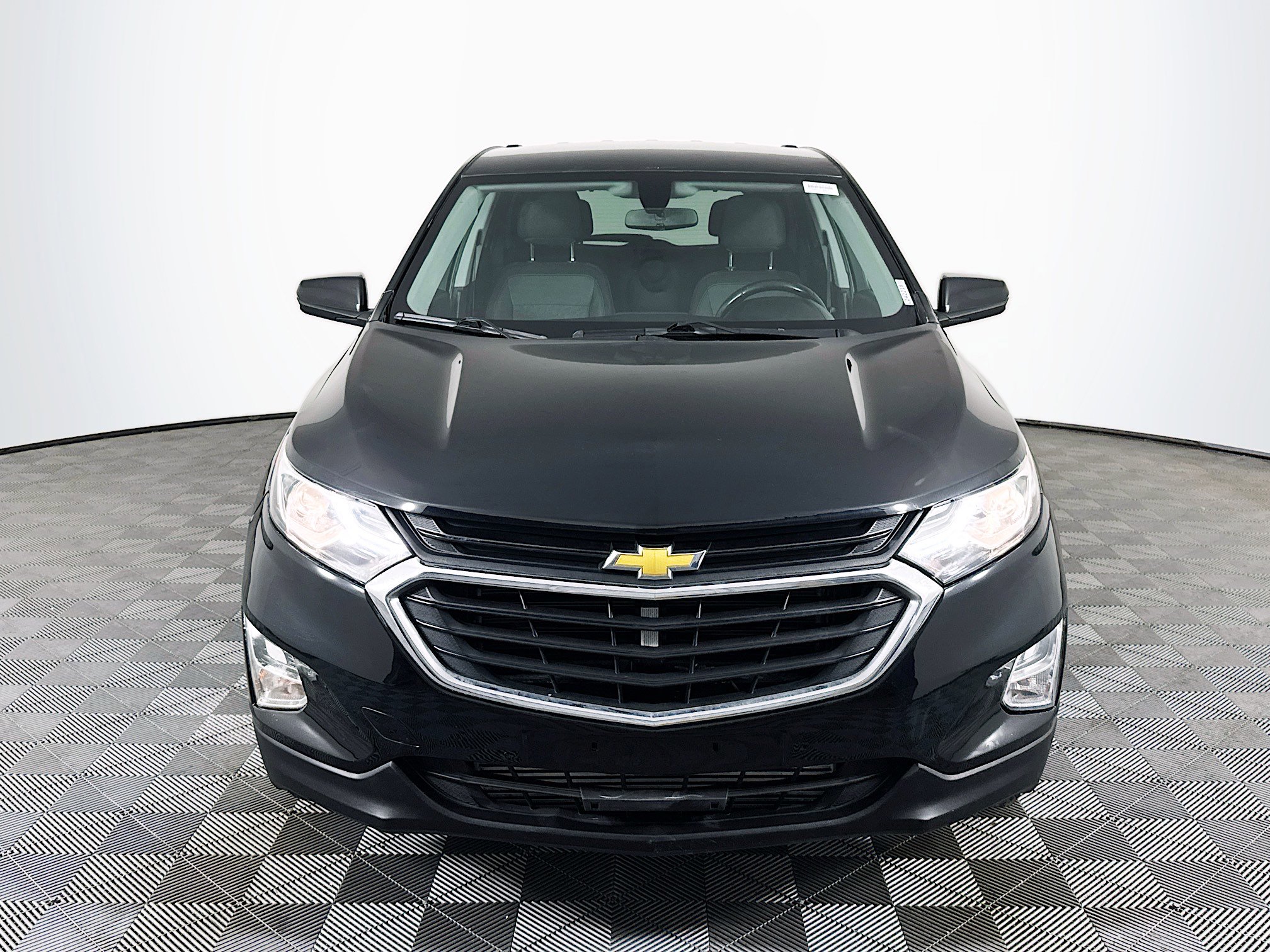 Used 2019 Chevrolet Equinox LT image 2