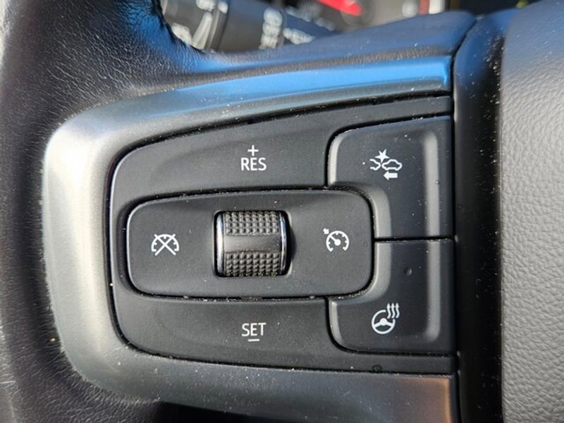 Used 2021 Chevrolet Tahoe Premier w/ Premium Package image 25