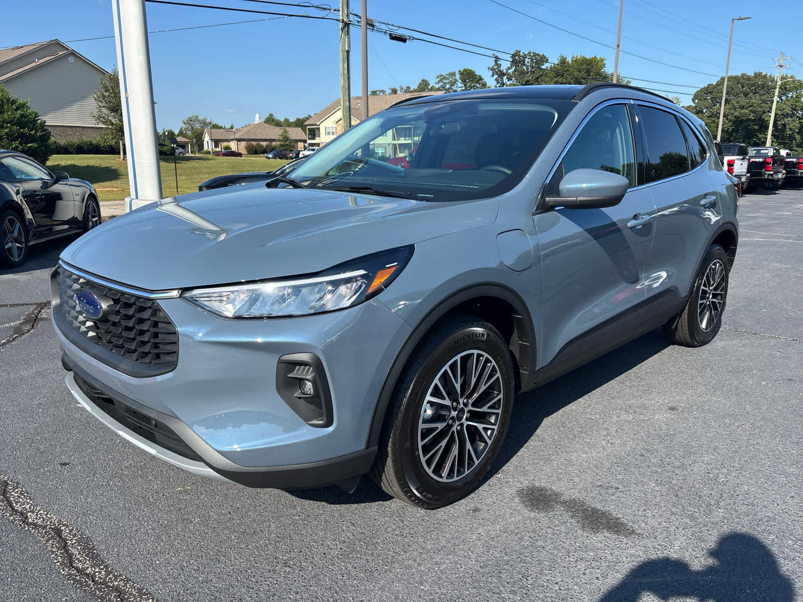 New 2025 Ford Escape SE image 2