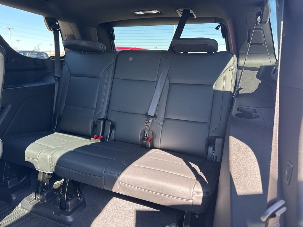 Used 2025 Chevrolet Tahoe High Country AWD/4WD image 23
