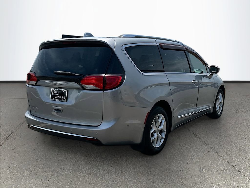 Used 2017 Chrysler Pacifica Touring-L Plus w/ Advanced Safetytec Group FWD image 7