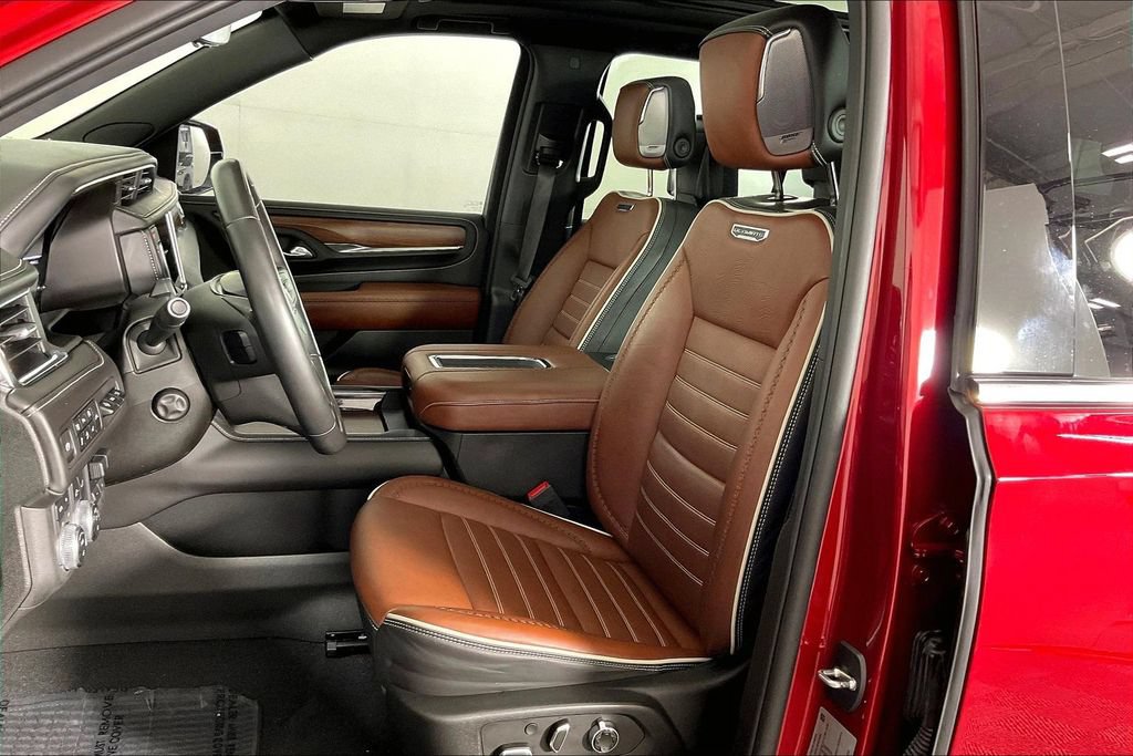 Used 2023 GMC Yukon Denali Ultimate AWD/4WD image 35
