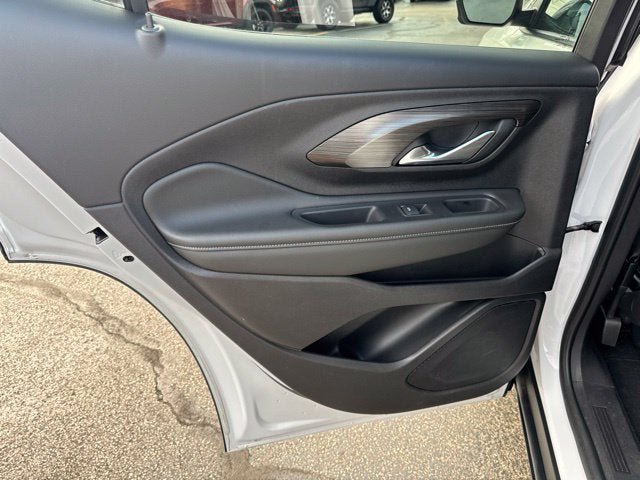 Used 2024 GMC Terrain SLE FWD image 17