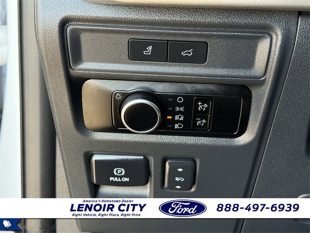 Used 2024 Ford Expedition XLT image 14