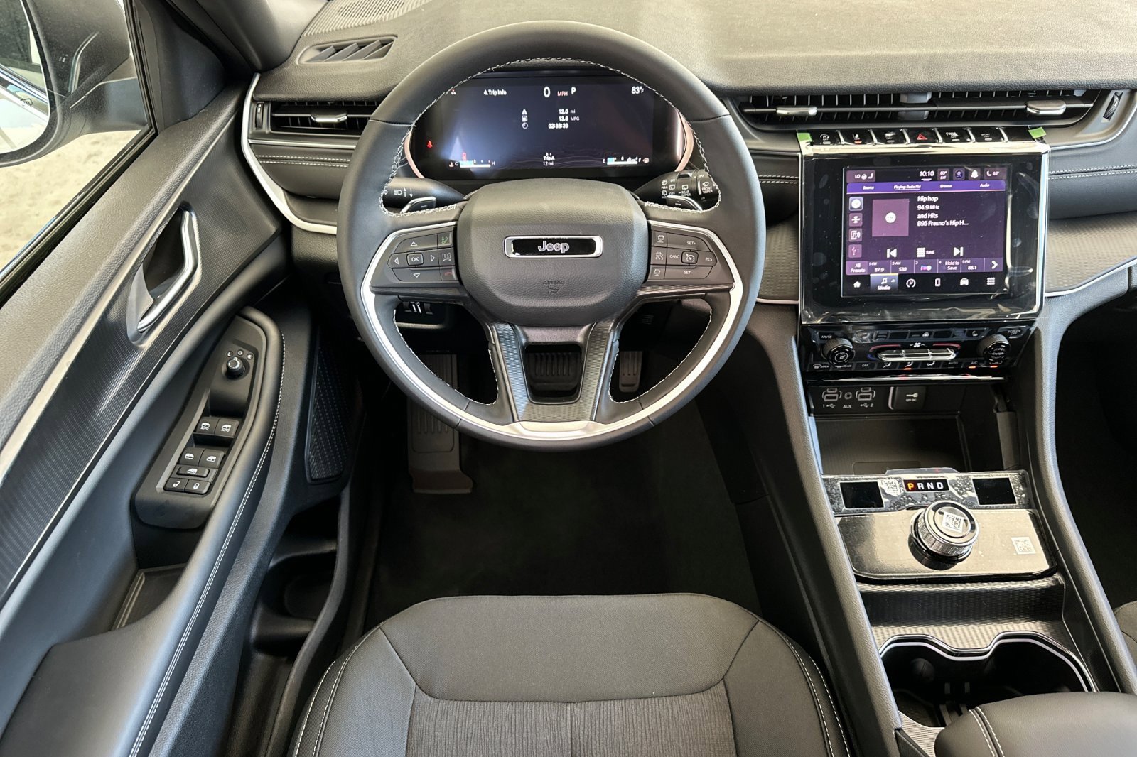 New 2025 Jeep Grand Cherokee L Laredo w/ Luxury Tech Group I image 15