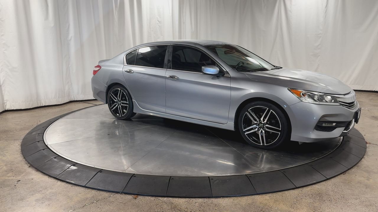 Used 2017 Honda Accord Sport image 3