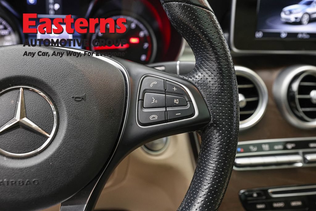 Used 2019 Mercedes-Benz GLC 300 4MATIC image 16