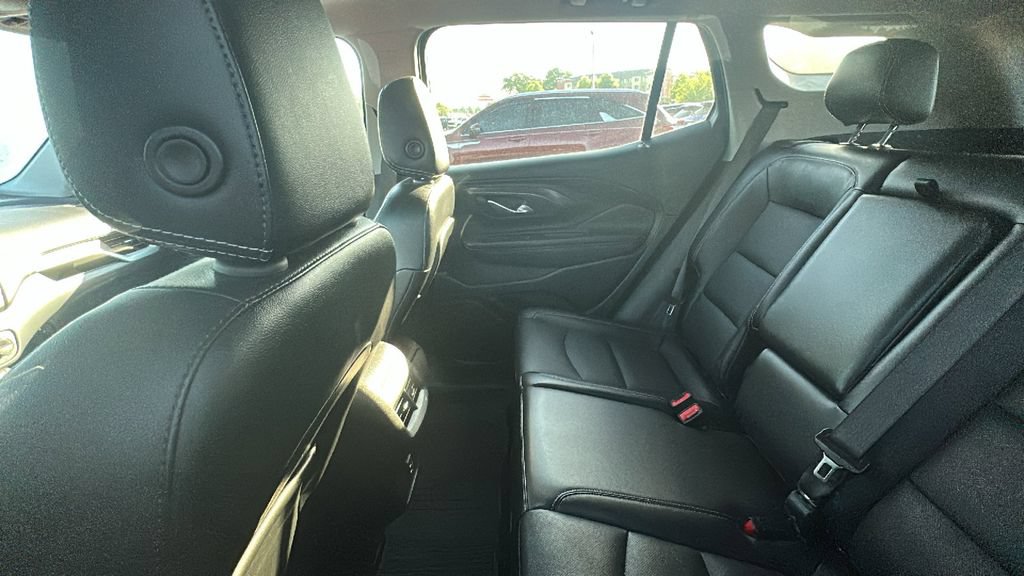 Used 2022 GMC Terrain SLT w/ Infotainment Package II FWD image 6