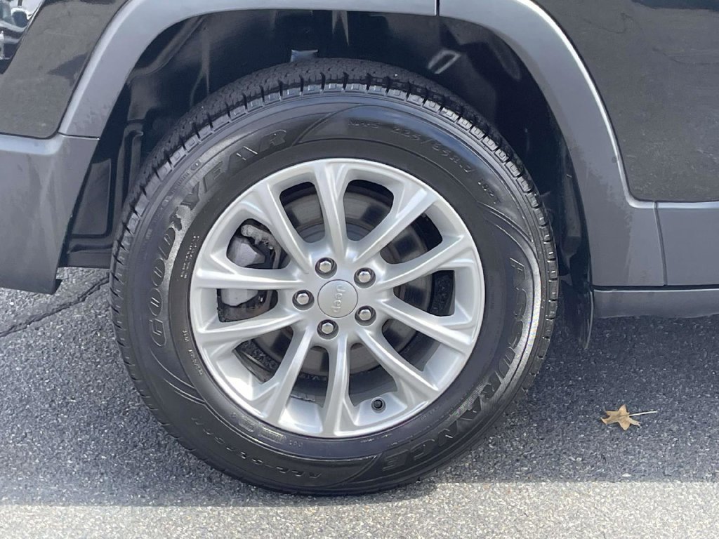 Certified 2022 Jeep Cherokee Latitude Lux AWD/4WD image 13