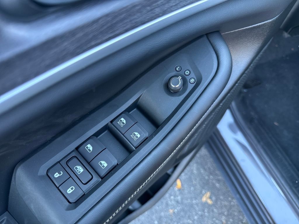 New 2025 Jeep Grand Cherokee L Laredo w/ Luxury Tech Group I image 12