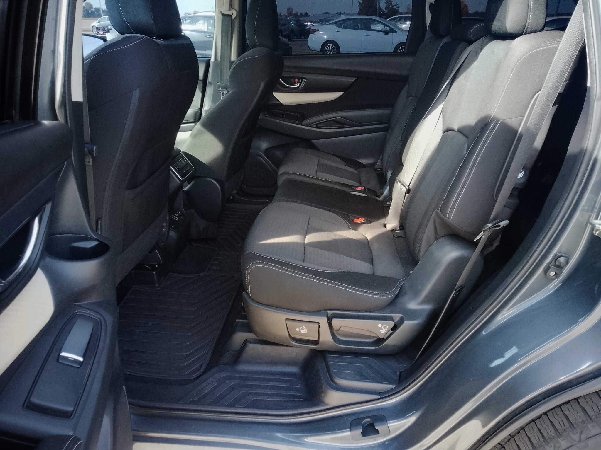 Used 2020 Subaru Ascent Premium w/ Convenience Package AWD/4WD image 10