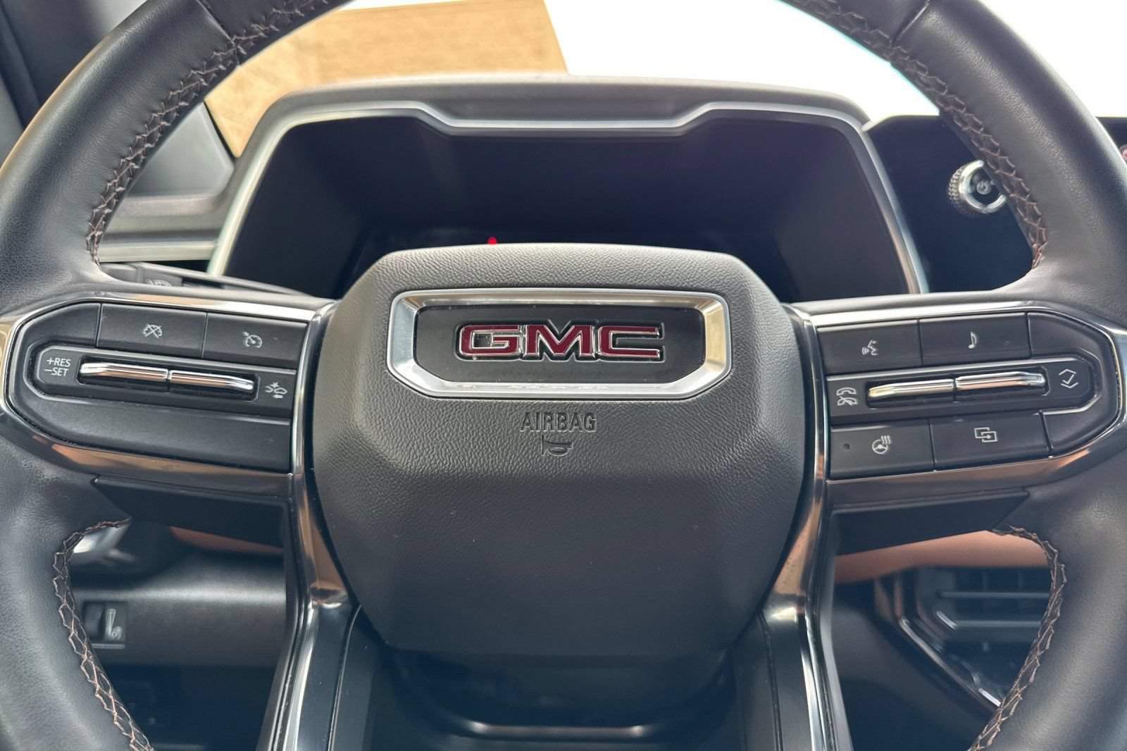 Certified 2023 GMC Canyon AT4 w/ AT4 Premium Package AWD/4WD image 23