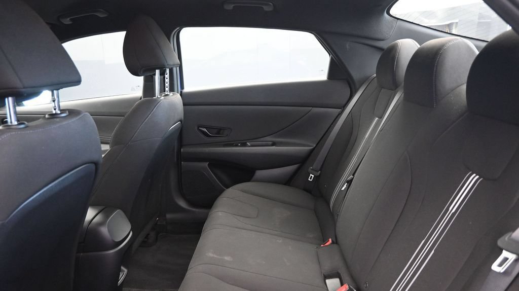 Certified 2025 Hyundai Elantra Sport FWD image 18