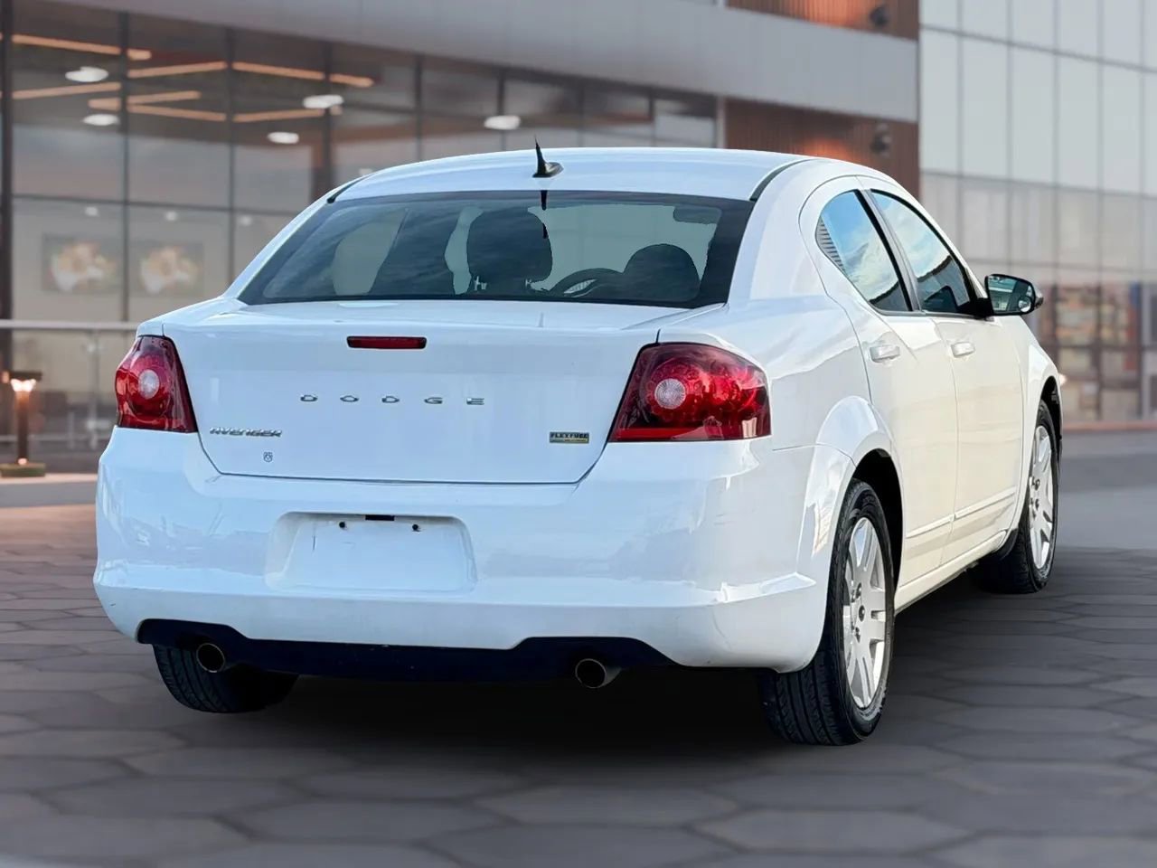 Used 2012 Dodge Avenger SE image 10