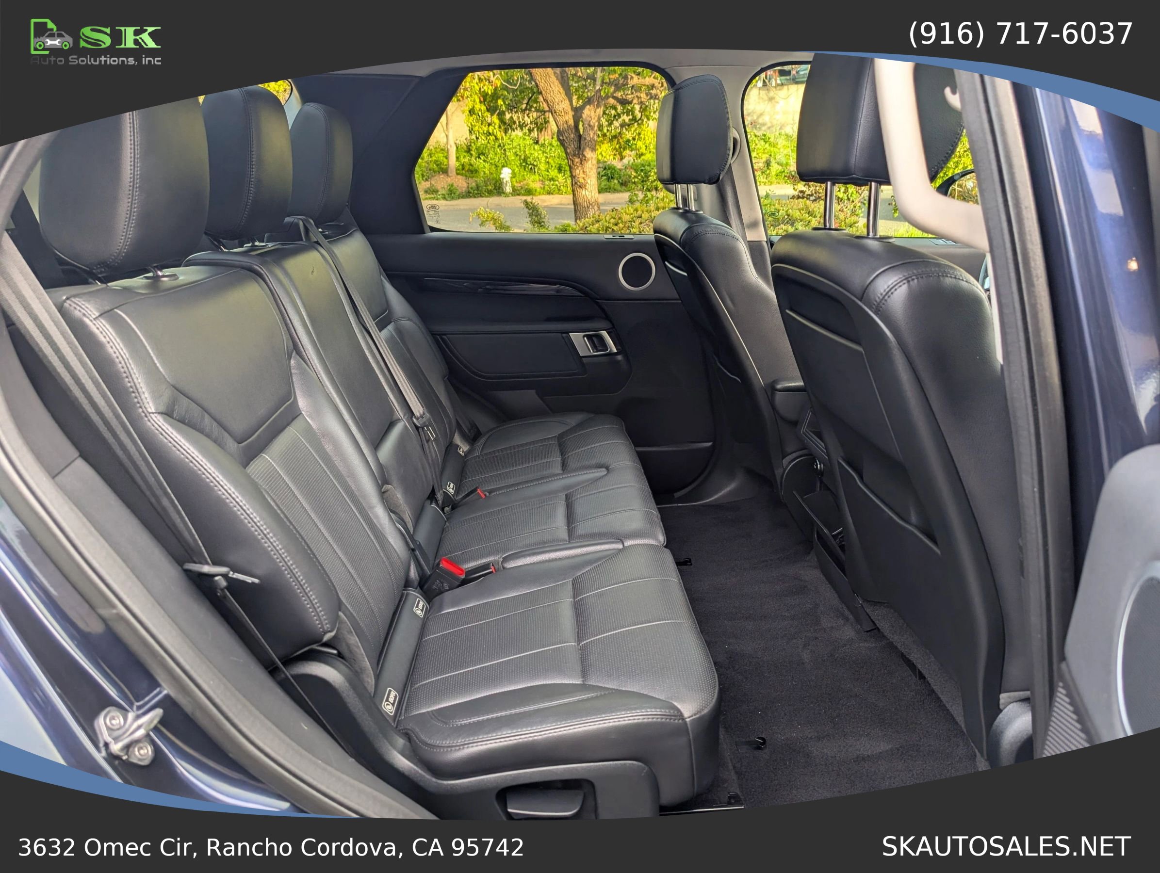 Used 2017 Land Rover Discovery SE image 26