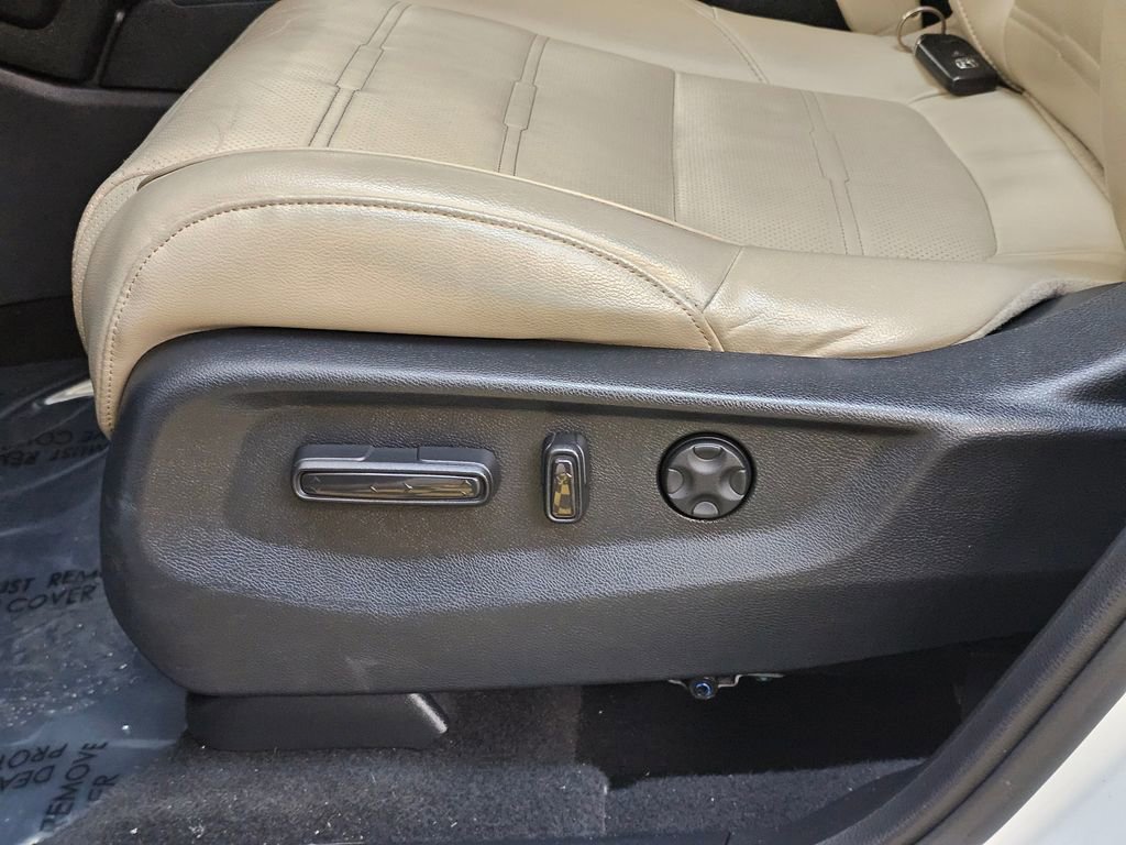 Used 2017 Honda CR-V Touring image 25