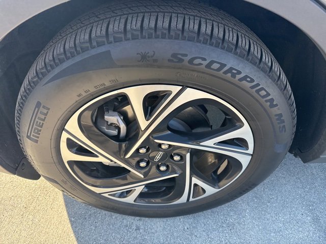 Used 2024 Lincoln Nautilus Premier image 6