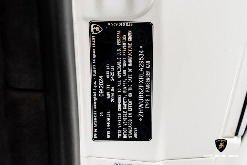 Used 2024 Lamborghini Huracan Tecnica image 52