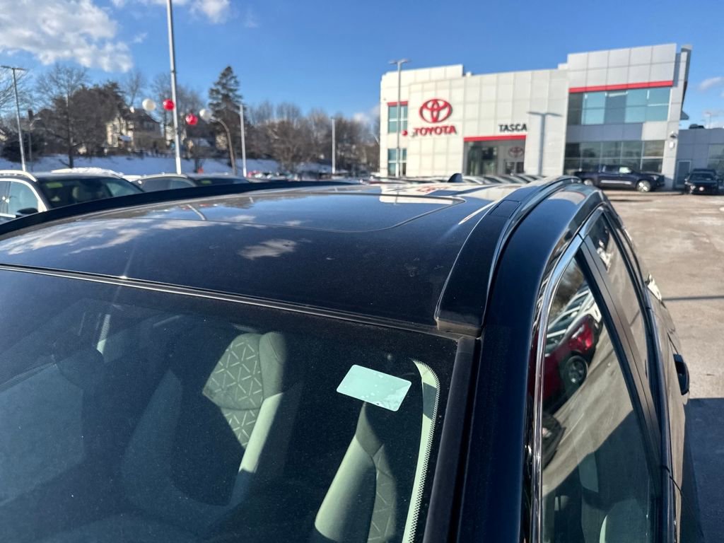 Used 2021 Toyota RAV4 XLE w/ Convenience Package image 45