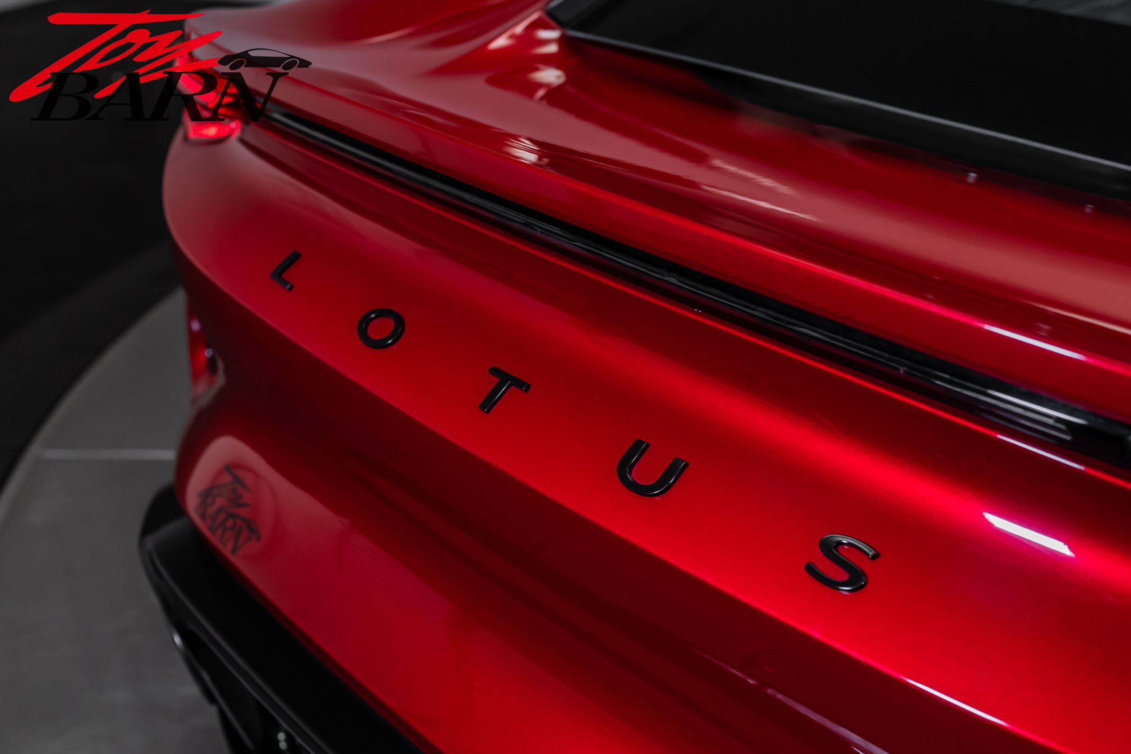 Used 2025 Lotus Emira RWD image 12