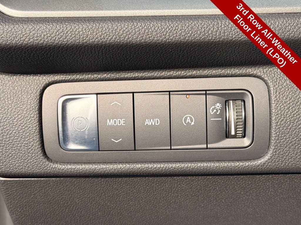 Used 2024 Chevrolet Traverse LT w/ LPO, Floor Liner Package AWD/4WD image 27
