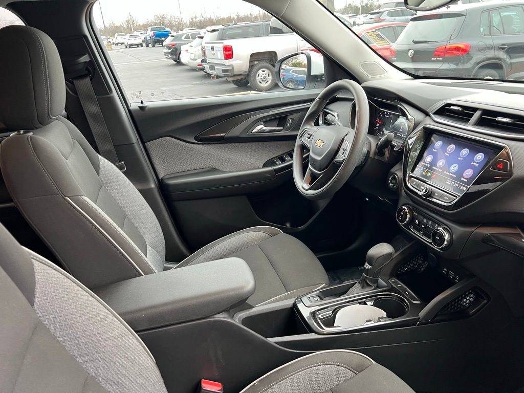 Used 2023 Chevrolet TrailBlazer LT w/ Convenience Package image 9