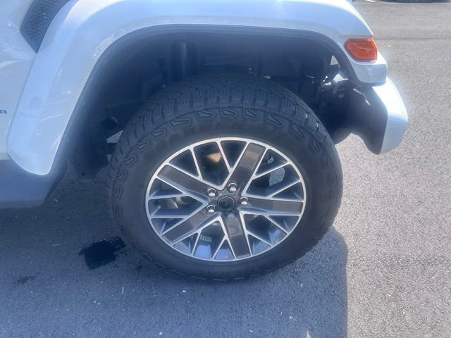 Used 2024 Jeep Wrangler High Altitude AWD/4WD image 13