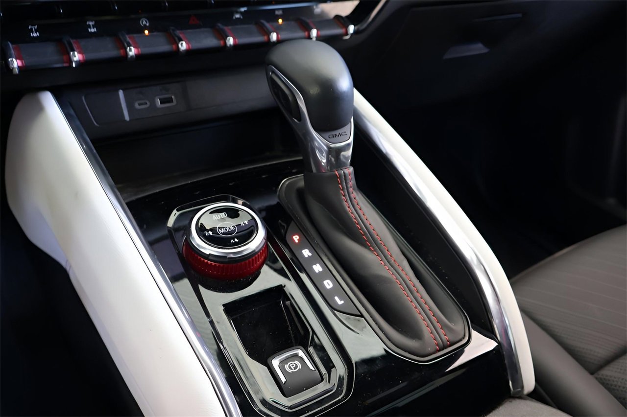 Used 2024 GMC Canyon AT4X image 28