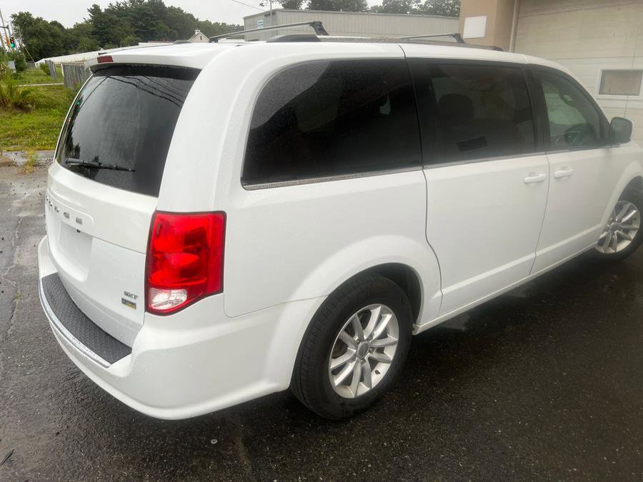 Used 2018 Dodge Grand Caravan SXT image 3