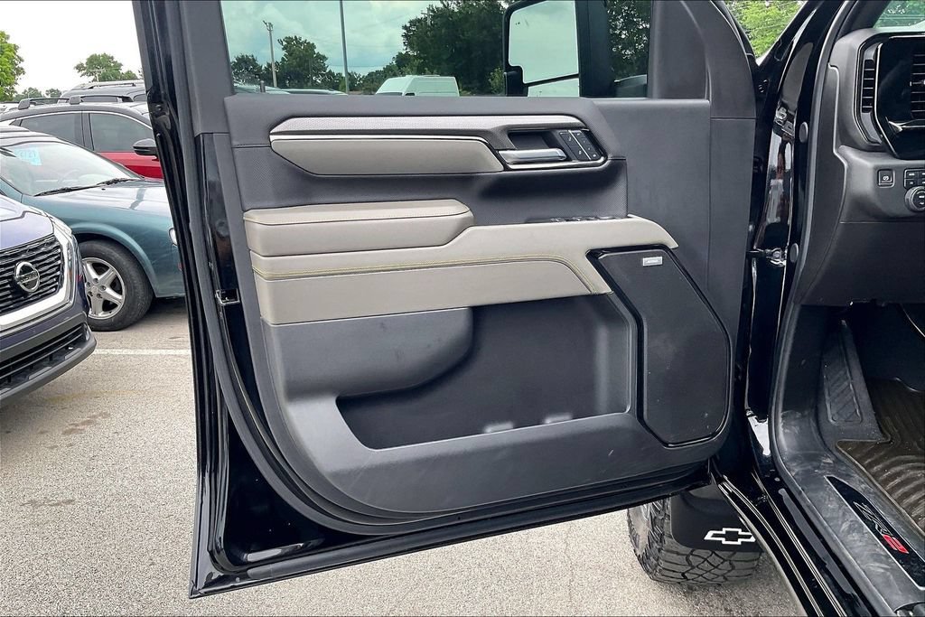 Used 2025 Chevrolet Silverado 2500 ZR2 w/ LPO, Dark Essentials Package AWD/4WD image 21