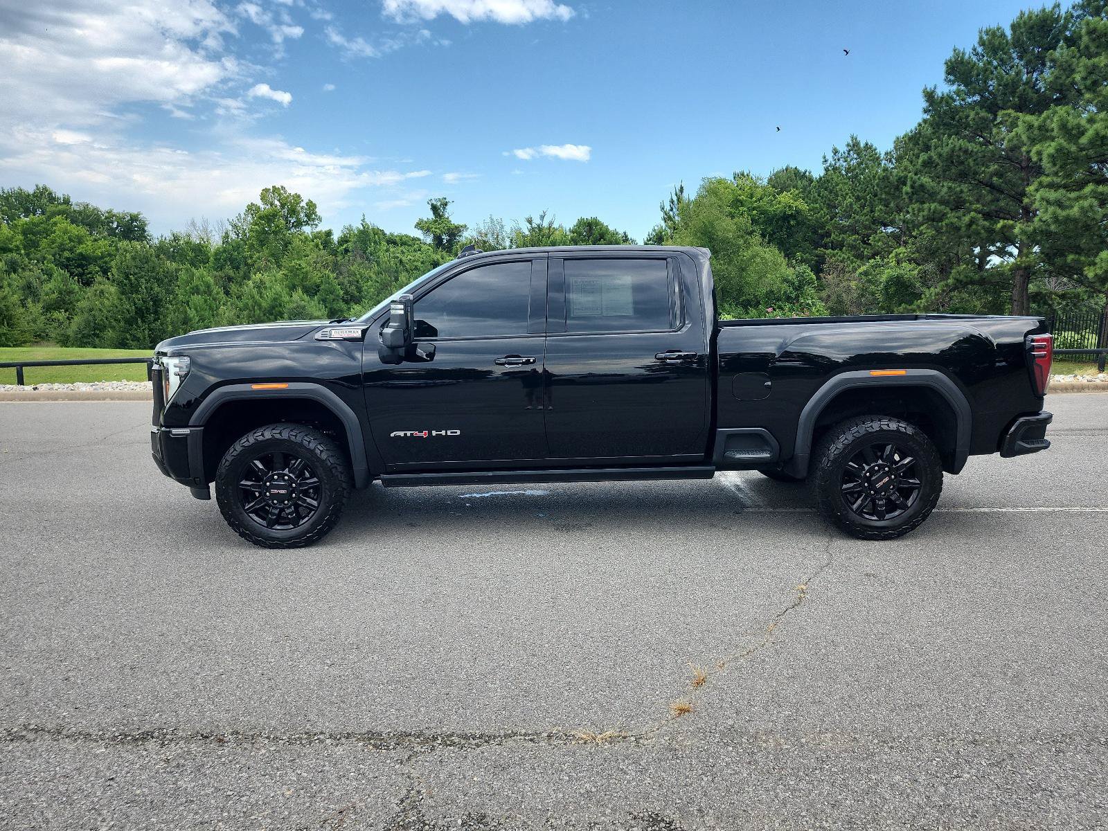 Certified 2025 GMC Sierra 2500 AT4 w/ AT4 Premium Plus Package AWD/4WD image 2