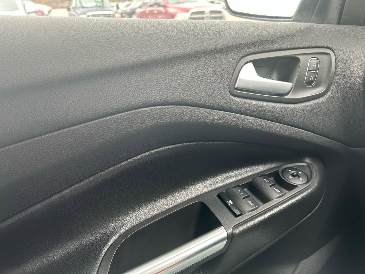 Used 2018 Ford Escape SE image 28