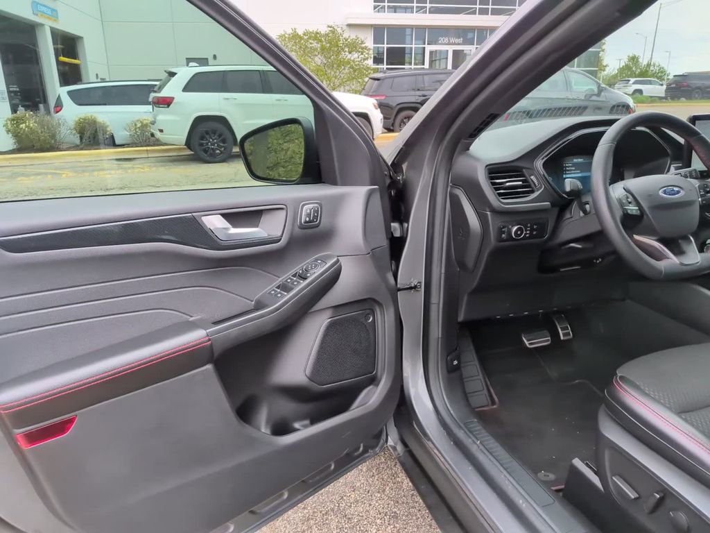 Used 2023 Ford Escape ST-Line Elite AWD/4WD image 18