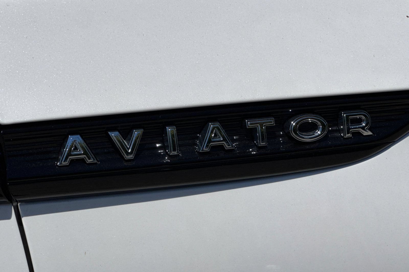 New 2026 Lincoln Aviator AWD w/ Jet Appearance Package image 23
