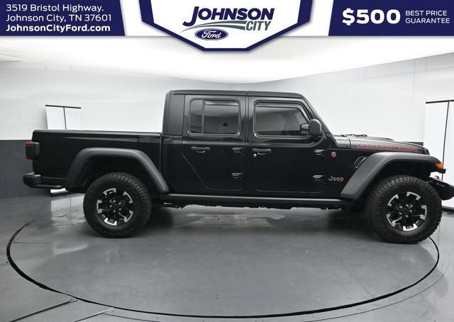 Used 2024 Jeep Gladiator Rubicon w/ Technology Group AWD/4WD image 12