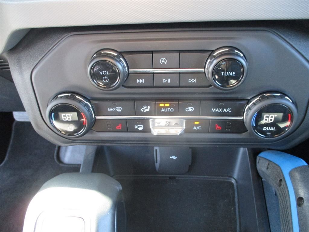 Used 2024 Ford Bronco Black Diamond w/ Sasquatch Package image 12