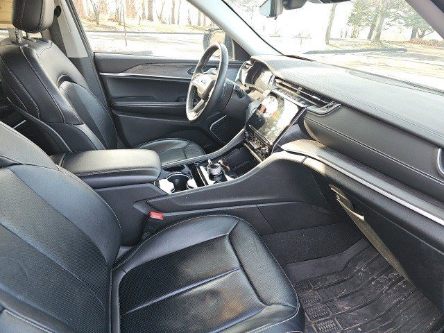 Used 2022 Jeep Grand Cherokee L Limited w/ Luxury Tech Group II image 11