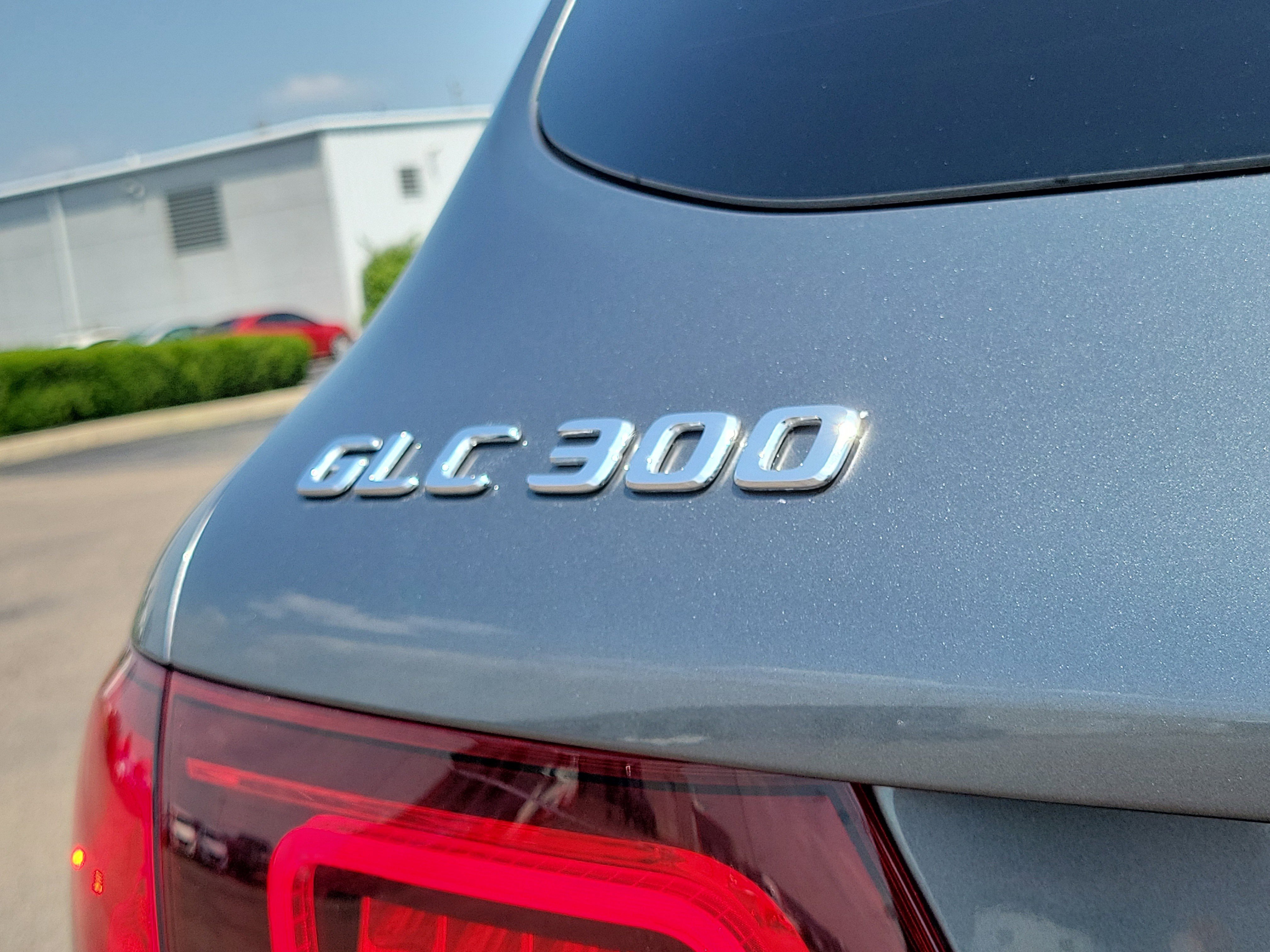 Used 2020 Mercedes-Benz GLC 300 w/ Premium Package image 6