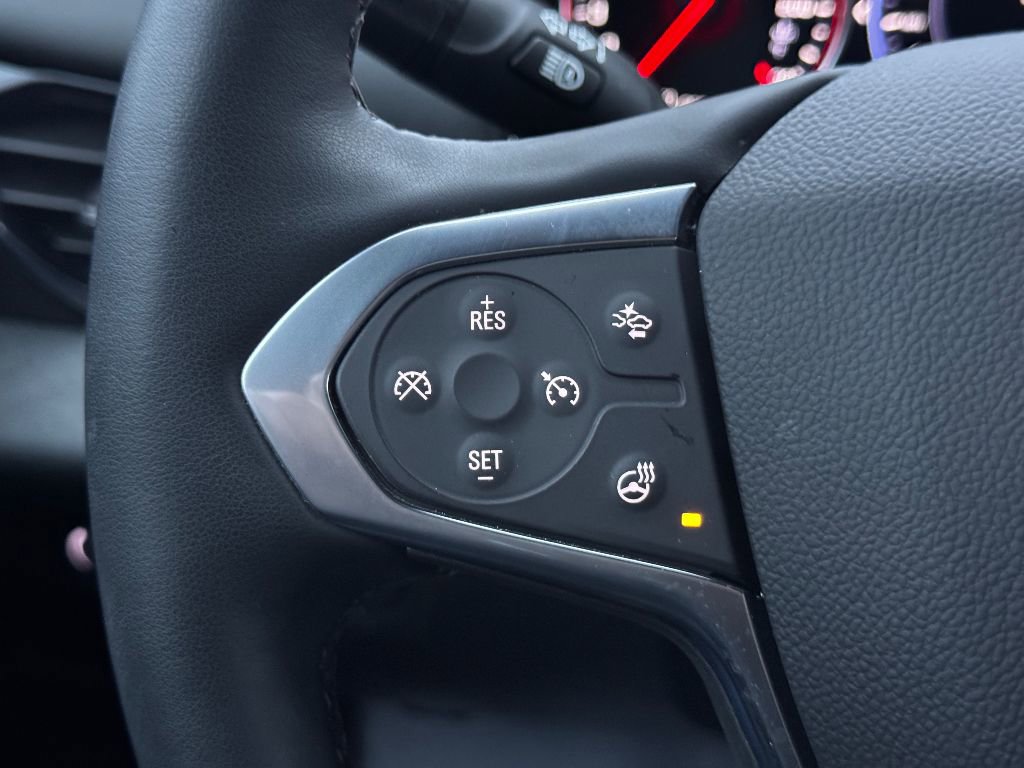 Used 2023 Chevrolet Traverse Premier image 11