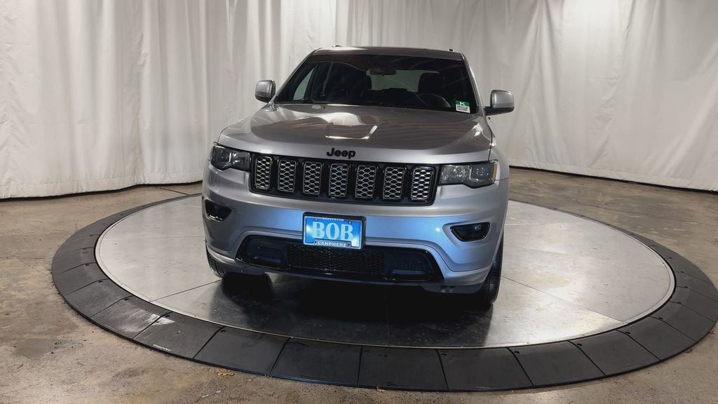 Used 2021 Jeep Grand Cherokee Laredo X image 4